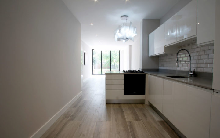 47a Windsor Road N13 - photo 3